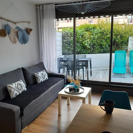 Joli 2 Pieces Sur Le Port Avec Piscine, Terrasse, Parking Apartment Capbreton Bagian luar foto