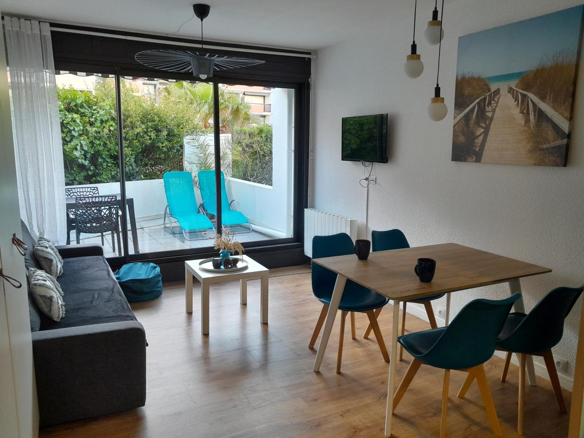 Joli 2 Pieces Sur Le Port Avec Piscine, Terrasse, Parking Apartment Capbreton Bagian luar foto